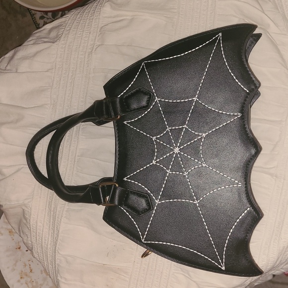 NWOT Bat crossbows purse - Picture 1 of 5